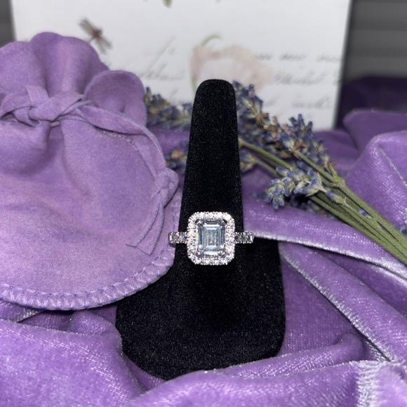 Jewelry - Exquisitely crafted! - Travel Ring. Emerald cut Ring. So beautiful #EA39